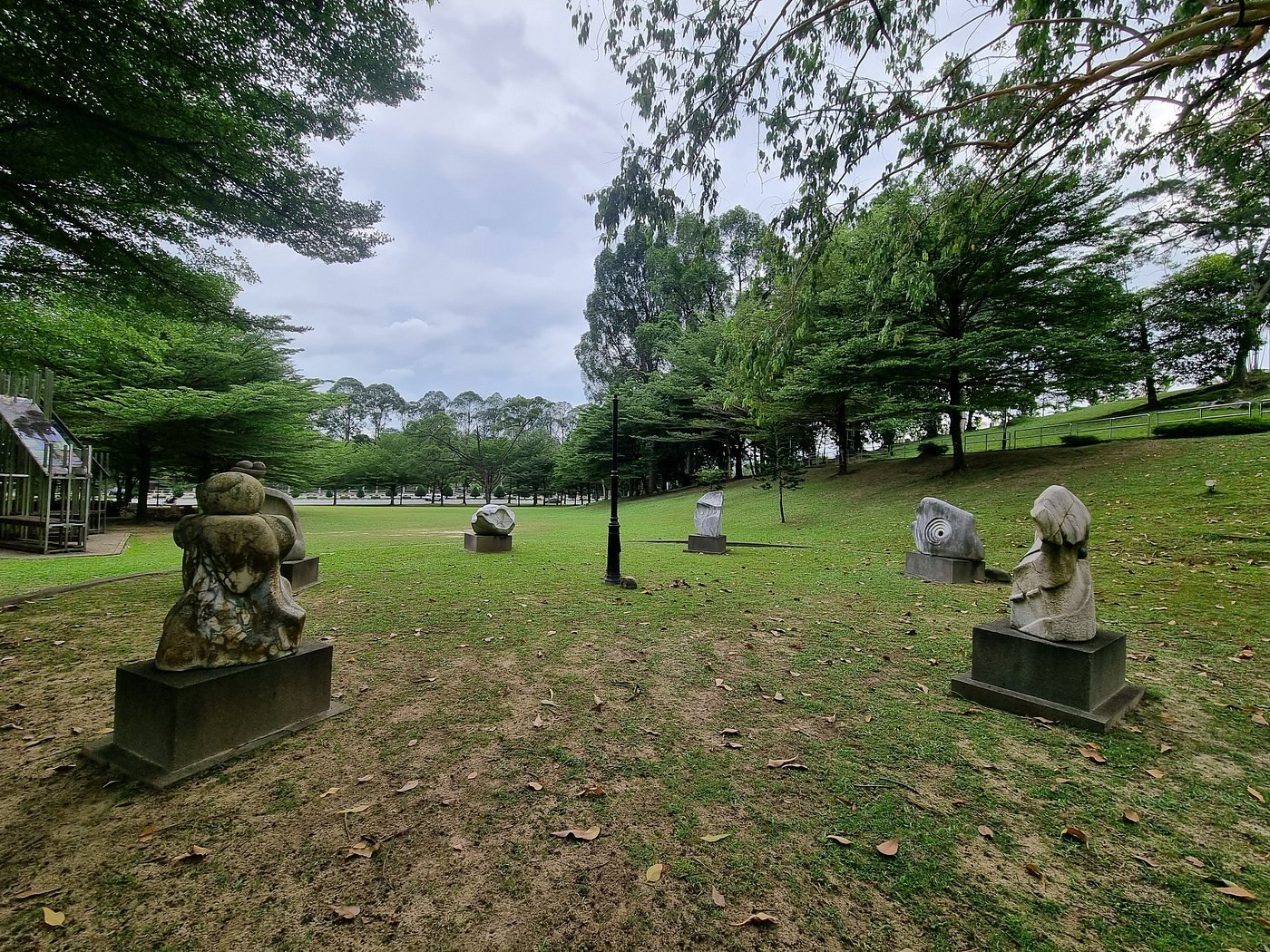 🗿 吉隆坡 · 东盟雕塑公园 · Menu images