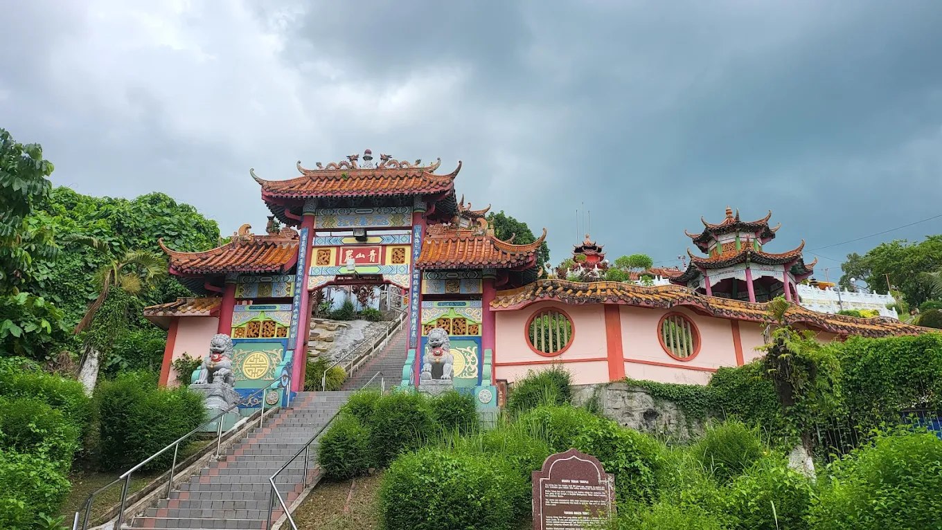 🏮 马来西亚古晋 · 青山岩神庙
